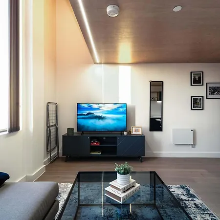 Stunning 2 Bed W Views Apartmán