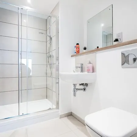 Stylish Two Bedroom Two Bathroom Апартаменты