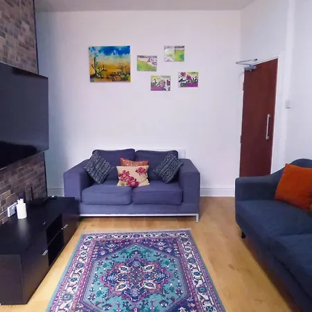 Spacious 4-bed House In Fallowfield Sleeps 8 Apartmán *