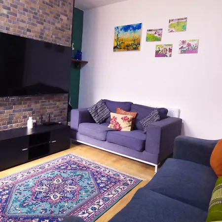 Apartmán Spacious 4-bed House In Fallowfield Sleeps 8