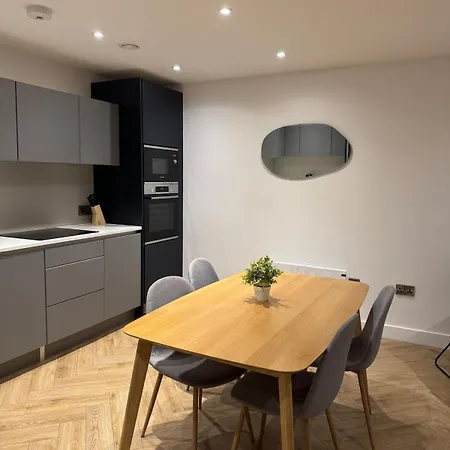 2 Bed Centre شقة