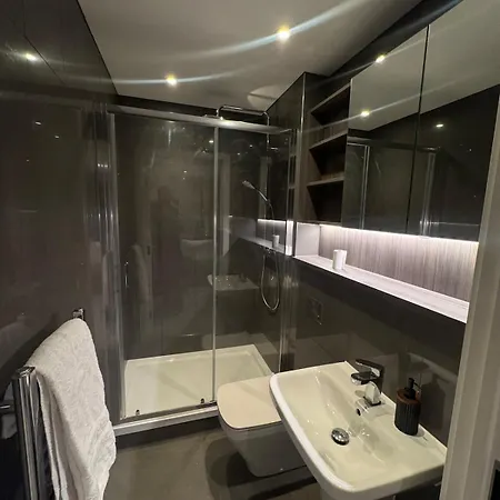 2 Bed Centre Appartement *