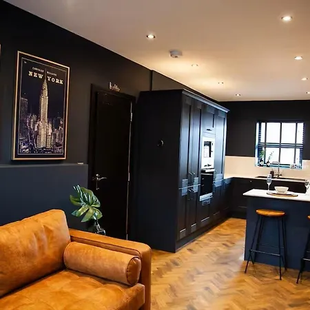 Heatons Retreat - Modern Two Bedroom *