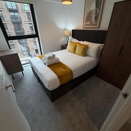 Luxury 3 Bedroom With Balcony Near Mediacity דירה *