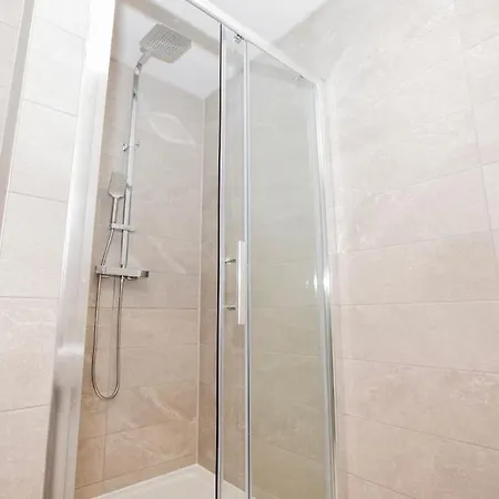 Luxury Greengage With A Terrace - Gym - Parking * Manchester