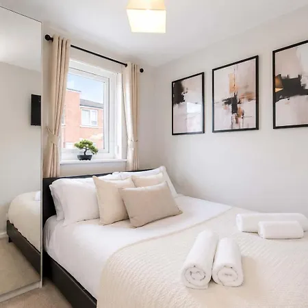 Centre 3-bed With Balcony * مانشستر