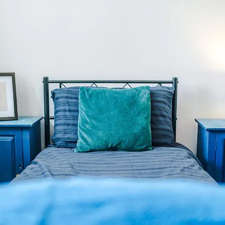 The Pendleton, Salford, 3-bed Apartment, Free Parking, 3 Mins To By Kammili *