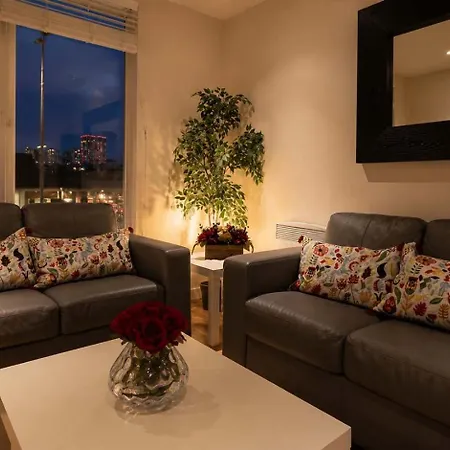 Modern 2-bed Living With Private Balcony Apartmán Manchester