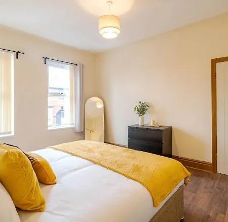 Prestwich Stay 3Br Sleeps 6 Free Parking Manchester