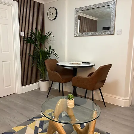 Cosy & Exclusive 1bd Crumpsall Flat, Sleeps 4 * Manchester