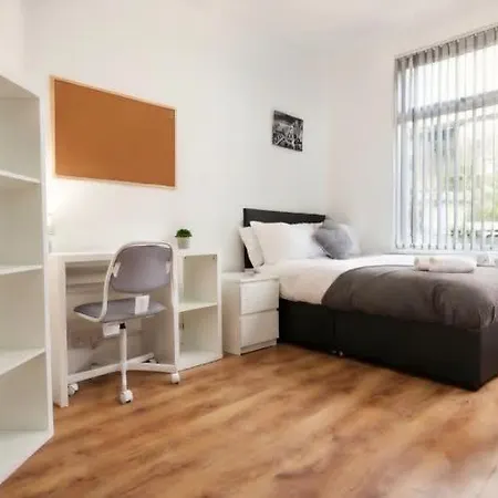 Apartmán Spacious 4-bed House In Fallowfield Sleeps 8