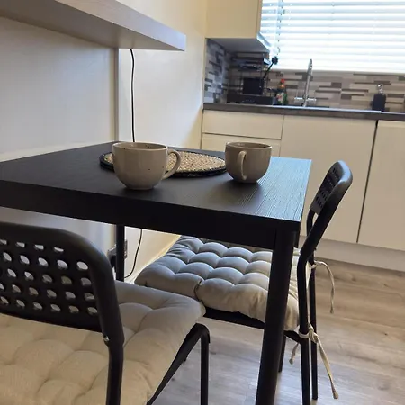 Sleeps 4, Free Parking, Close To Old Trafford Apartament Manchester