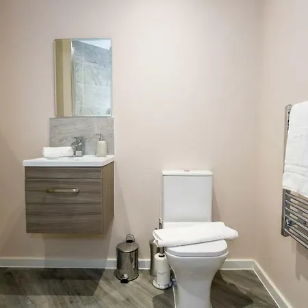 Contemporary 2 Bed In W Wifi