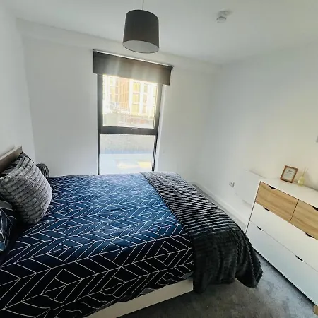 Luxury 1 Bedroom Apartment, Salford, *