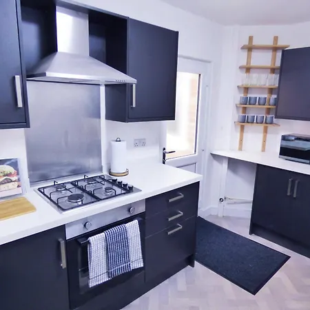 Apartmán Spacious 4-bed House In Fallowfield Sleeps 8 *