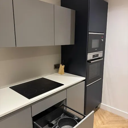2 Bed Centre شقة