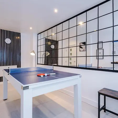 Salford 4 Bed House - Free Parking - Sleeps 7 * Μάντσεστερ