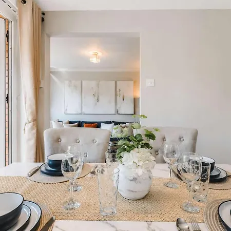 Centre 3-bed With Balcony * مانشستر