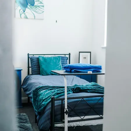 The Pendleton, Salford, 3-bed Apartment, Free Parking, 3 Mins To By Kammili * Manchester