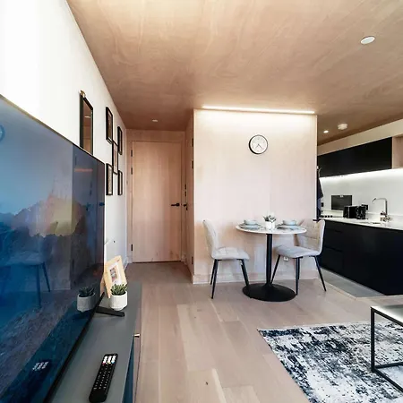 Stunning 2 Bed W Views