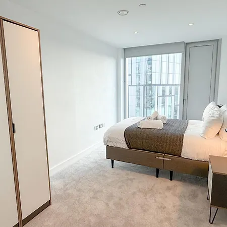 Sleek Modern In The Heart Of Salford