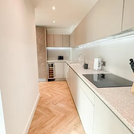 Sleek Modern In The Heart Of Salford شقة