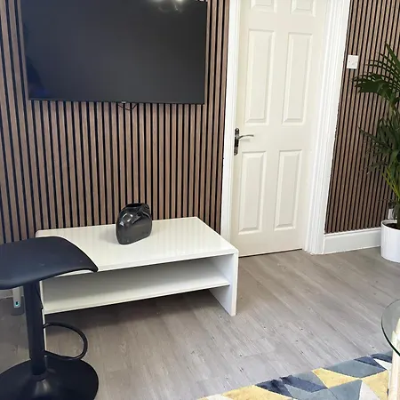 Cosy & Exclusive 1bd Crumpsall Flat, Sleeps 4 Apartmán Manchester