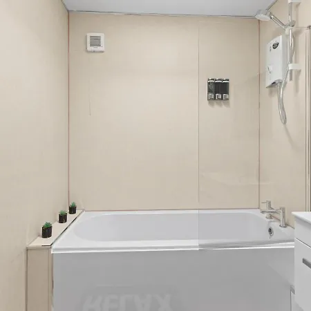 Modern 4 Bedroom House For 9 Guests With Free Parking By The Cosy Corner Nationwide Манчестер