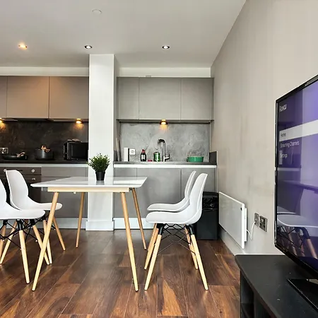 Modern Near Oxford Road, Centre * מנצ'סטר