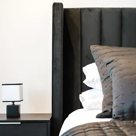 1 Bed Centre - Near Ao Arena, Victoria Train Station, Of Salford - Free 1hr Early Check-in شقة