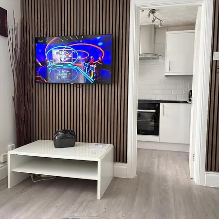 Cosy & Exclusive 1bd Crumpsall Flat, Sleeps 4 Manchester