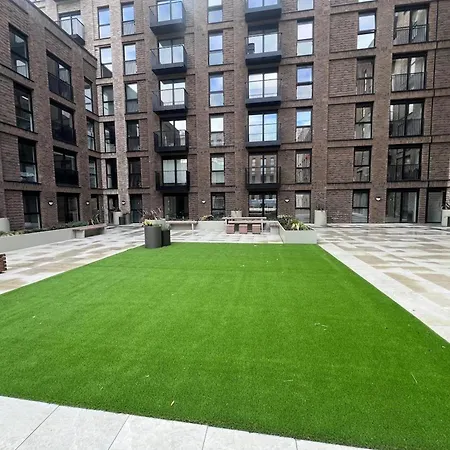 Apartmán Sleeps 3 - Garden And Parking - Near Old Trafford
