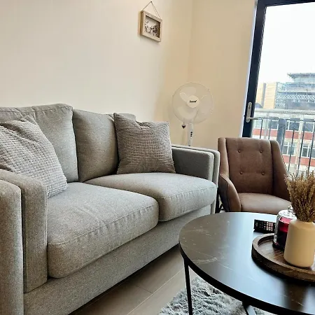 Cute 1 Bed Duplex With Balcony Manchester