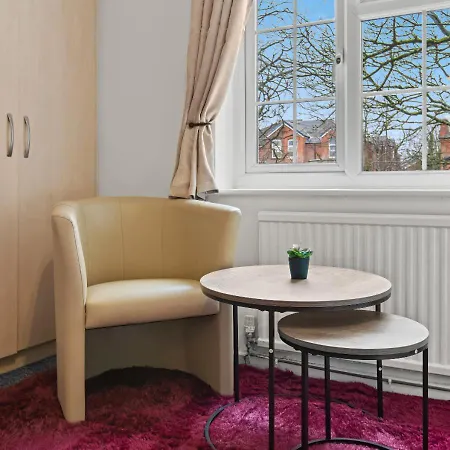 Appartement Modern 4 Bedroom House For 9 Guests With Free Parking By The Cosy Corner Nationwide *