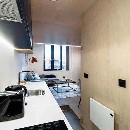 Stunning 2 Bed W Views Apartmán