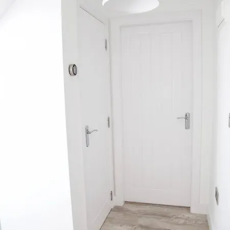 Heatons Retreat - Modern One Bedroom شقة