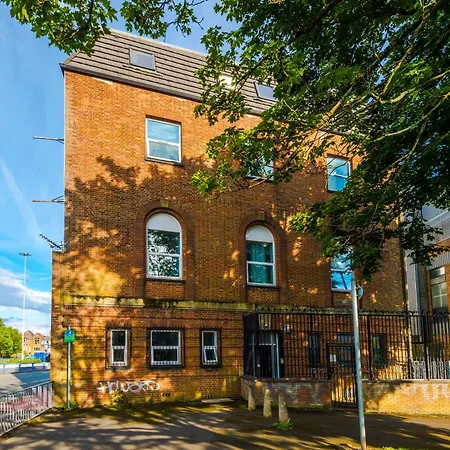 The Pendleton, Salford, 3-bed Apartment, Free Parking, 3 Mins To By Kammili شقة *