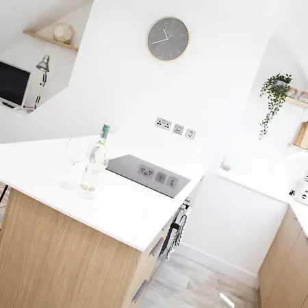 Heatons Retreat - Modern One Bedroom شقة