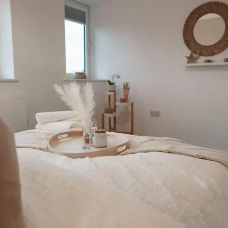 Apartmán 2 Bed With Wifi - Sleeps 4 *