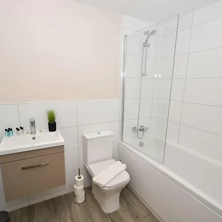 شقة Bright & Spacious 2 Bed In *