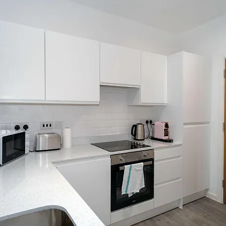 Spacious & Modern 1bed Nr Etihad Stadium مانشستر