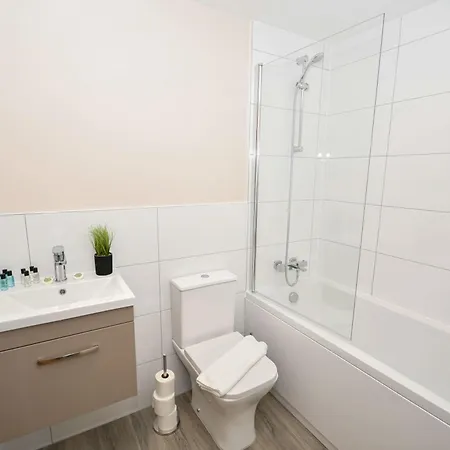 شقة Bright & Spacious 2 Bed In