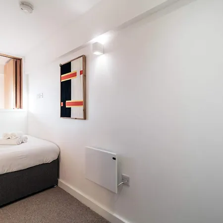 Stunning 2 Bed W Views Apartmán