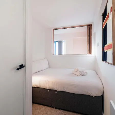 Stunning 2 Bed W Views Manchester