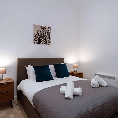 Spacious & Modern 1bed Nr Etihad Stadium Apartamento
