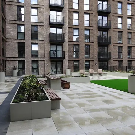 Luxury 1 Bedroom Apartment, Salford, *