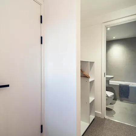 Stunning 2 Bed W Views *