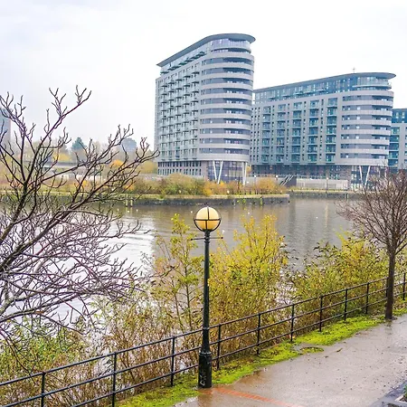 Apartmán Cosy 1br Near Media & Centre