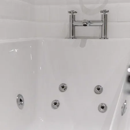 Spacious & Modern 1bed Nr Etihad Stadium شقة مانشستر