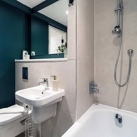 Stunning 2 Bed W Views Manchester